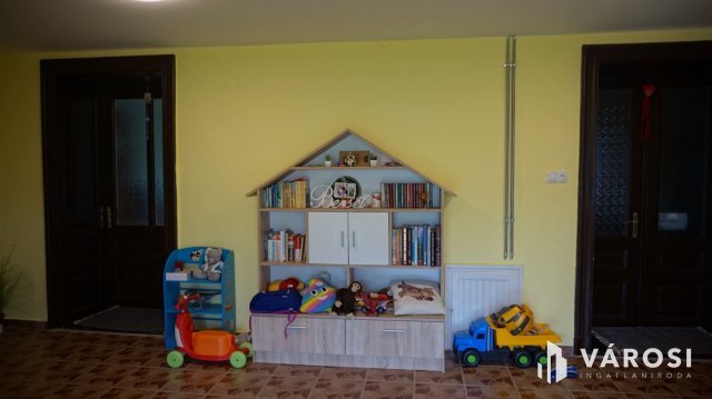 Eladó családi ház, Hódmezővásárhelyen 75 M Ft, 4 szobás