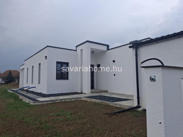 Eladó családi ház, Gencsapátiban 99.9 M Ft, 3 szobás