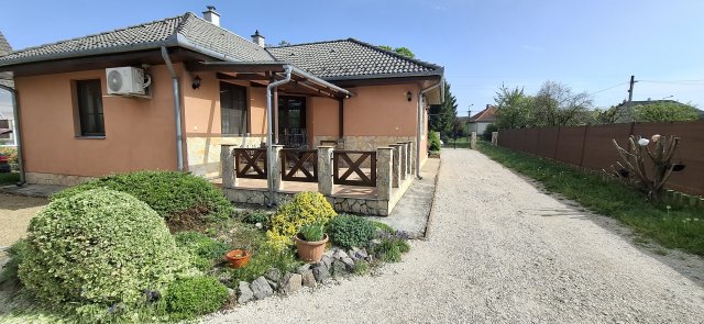 Eladó családi ház, Kaposváron 71.9 M Ft, 3+1 szobás