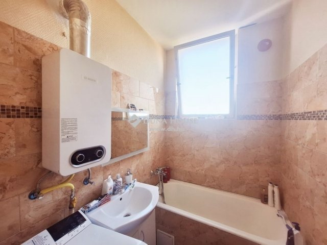 Eladó téglalakás, Gödöllőn 51 M Ft, 2 szobás