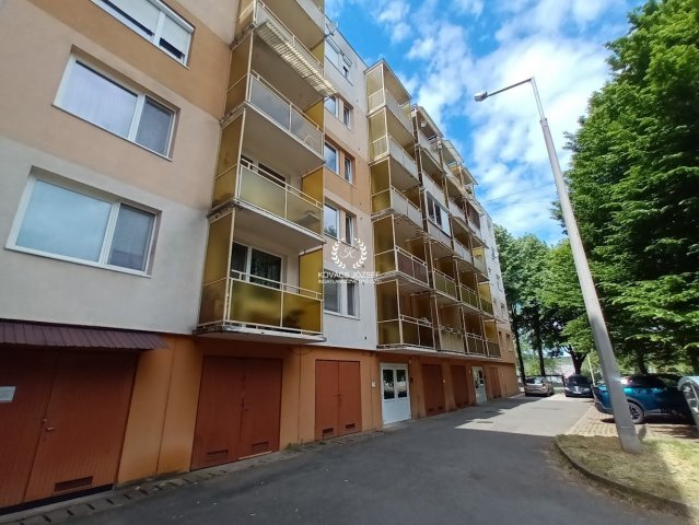 Eladó panellakás, Ózdon 14.9 M Ft, 1+1 szobás
