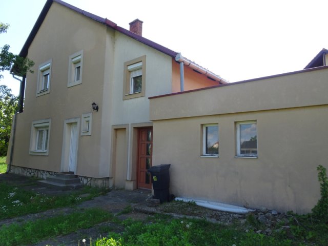 Eladó családi ház, Csopakon 90 M Ft, 5 szobás