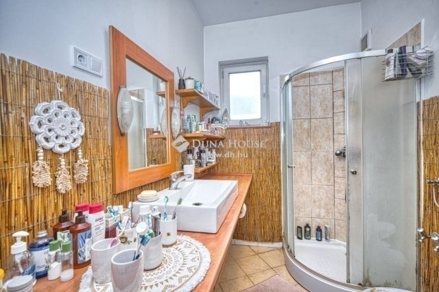 Eladó családi ház, Budapesten, XVIII. kerületben 79.9 M Ft