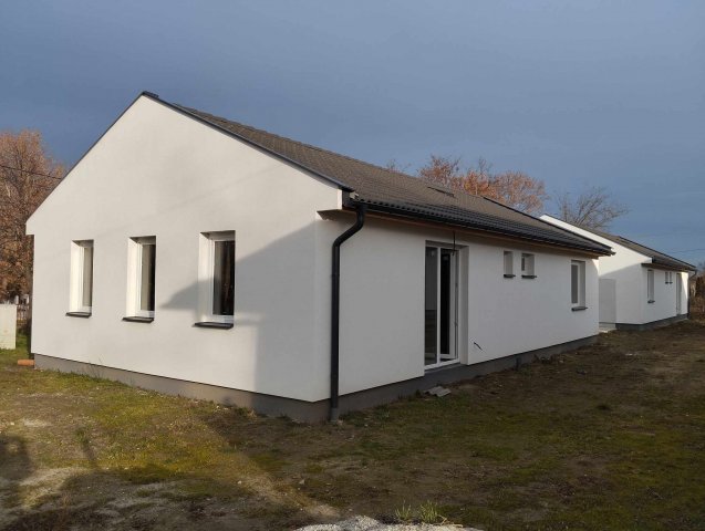Eladó ikerház, Győrságon 67 M Ft, 3 szobás