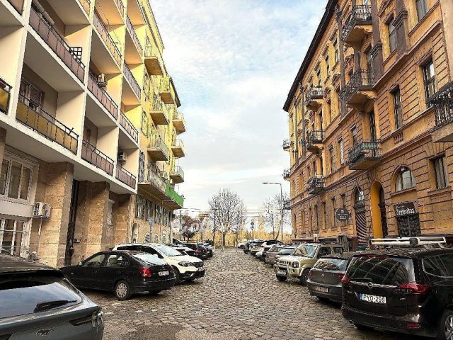 Eladó téglalakás, Budapesten, II. kerületben 170 M Ft, 4 szobás