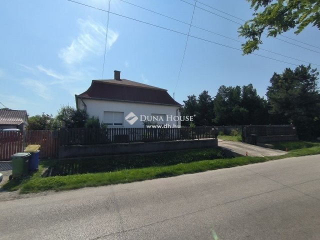 Eladó családi ház, Ráckevén 59.99 M Ft, 2 szobás
