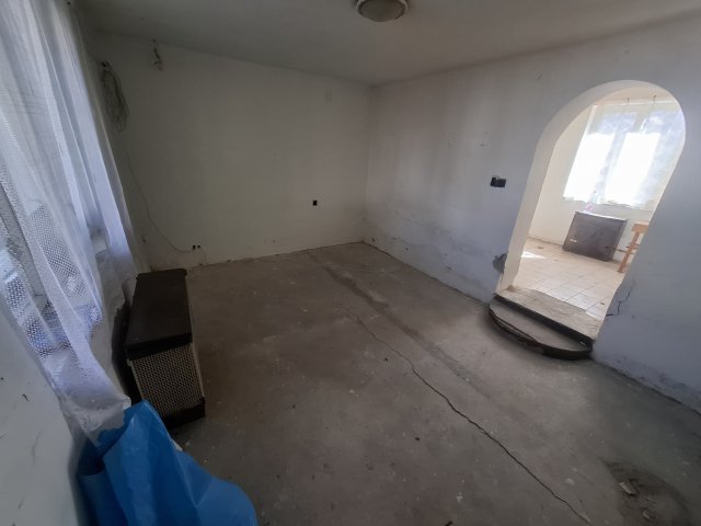 Eladó családi ház, Kiskunfélegyházán 12.5 M Ft, 2 szobás