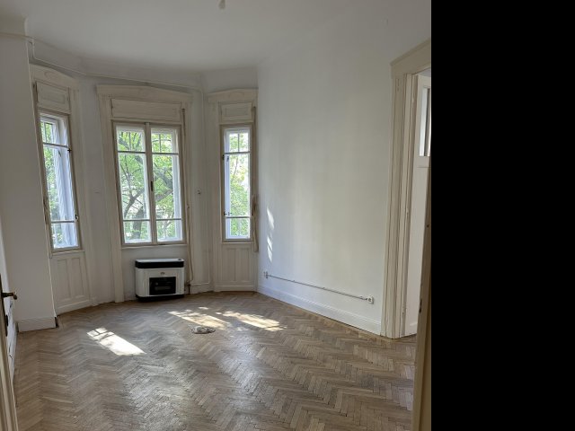 Eladó téglalakás, Budapesten, II. kerületben, Lövőház utcában