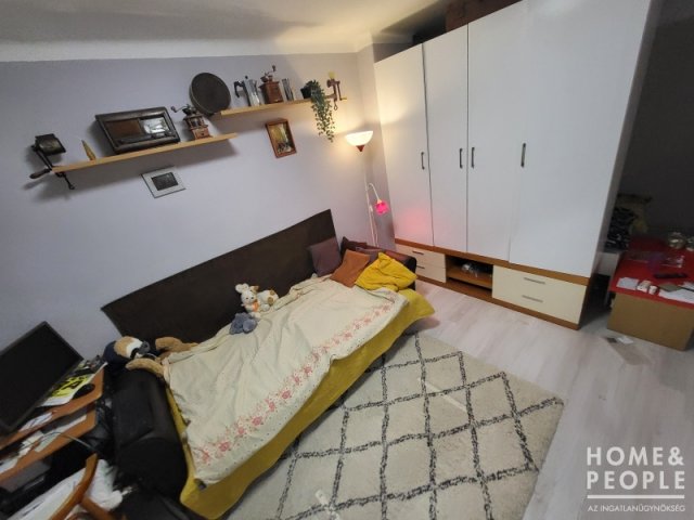 Eladó téglalakás, Szegeden 34.99 M Ft, 1 szobás