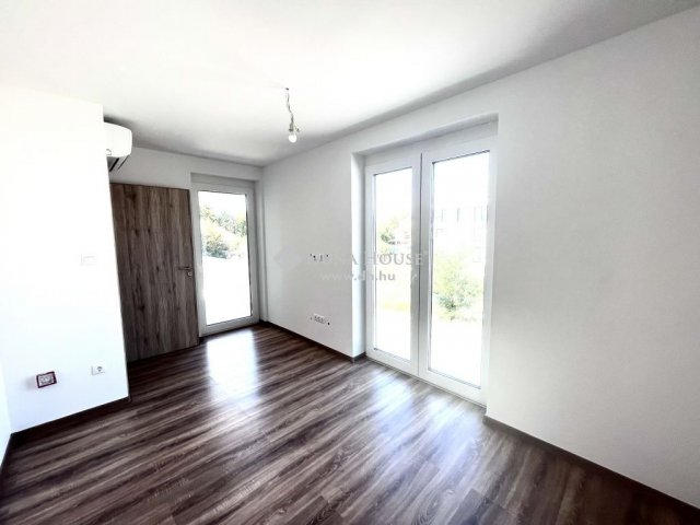 Eladó téglalakás, Balatonlelleén 99.9 M Ft, 3 szobás