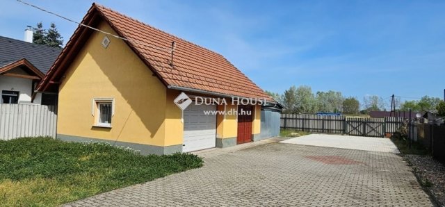 Eladó családi ház, Tápiószecsőn 64.9 M Ft, 3 szobás
