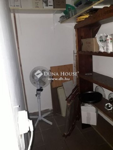 Eladó üzlethelyiség, Komlón 16 M Ft / költözzbe.hu