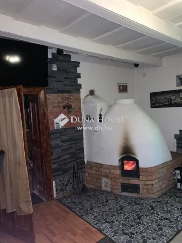 Eladó mezogazdasagi ingatlan, Pusztavacson 210 M Ft