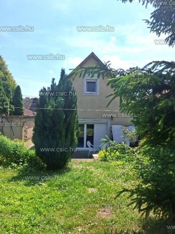 Eladó családi ház, Budapesten, III. kerületben 129.9 M Ft