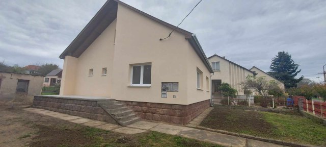 Eladó családi ház, Dombóváron, Ix. utcában 39.9 M Ft, 4 szobás