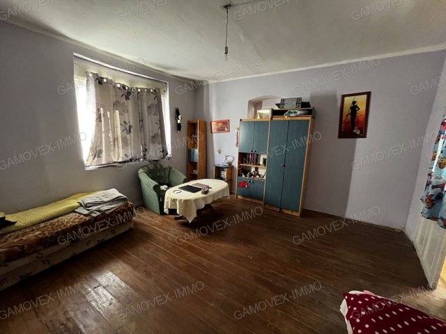Eladó családi ház, Kurdon 9.9 M Ft, 2 szobás