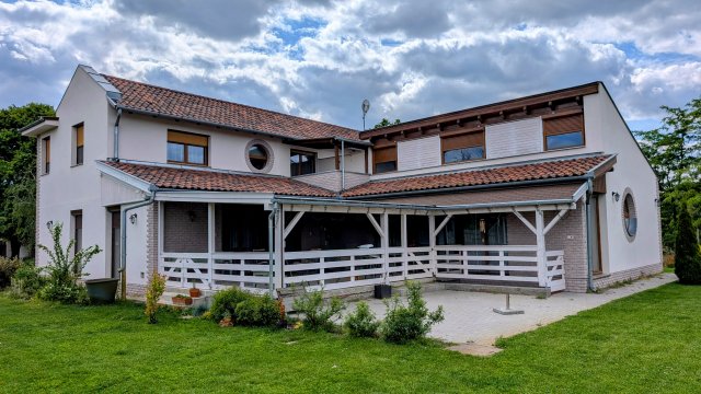 Eladó családi ház, Kecskeméten 185 M Ft, 4 szobás