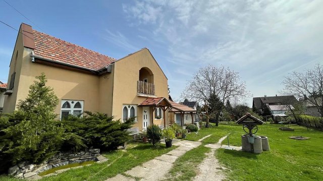 Eladó családi ház, Érden 95 M Ft, 5 szobás
