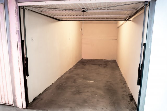 Eladó garázs, Nyíregyházán, Szabadság téren 11 M Ft