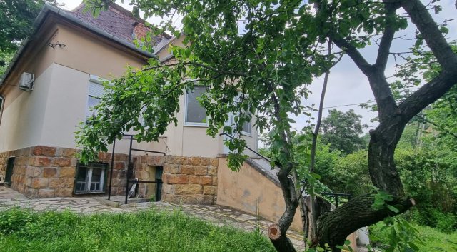Eladó családi ház, Budapesten, III. kerületben 399 M Ft