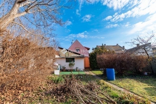 Eladó családi ház, Budapesten, XVIII. kerületben 84.8 M Ft