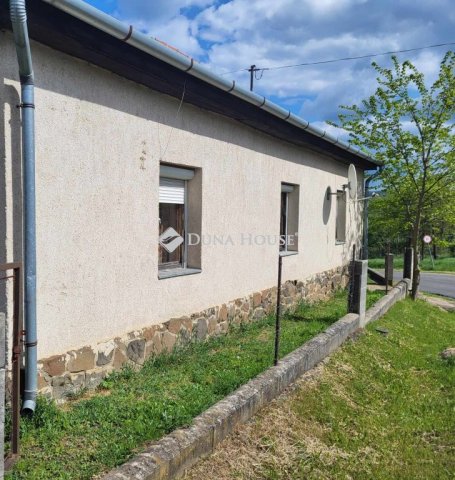 Eladó családi ház, Becskén 22.9 M Ft, 2 szobás