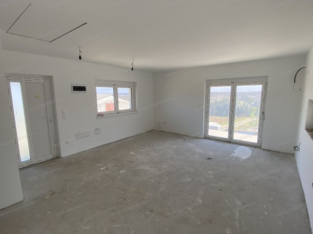 Eladó téglalakás, Sopronban 48 M Ft, 2 szobás