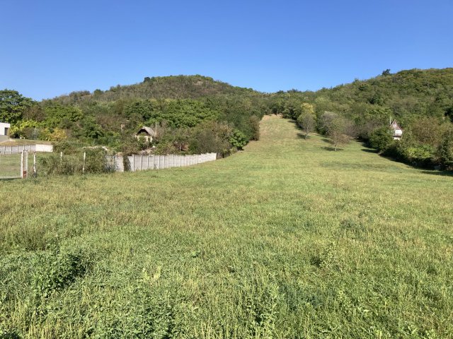 Eladó telek, Esztergomban, Dobogókői úton 82.5 M Ft