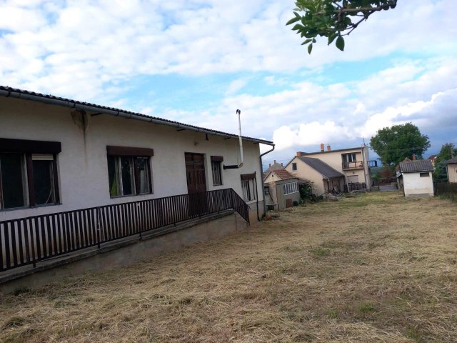 Eladó családi ház, Sárszentmihályon 110 M Ft, 5 szobás