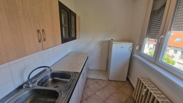 Kiadó panellakás, albérlet, Hódmezővásárhelyen 100 E Ft / hó