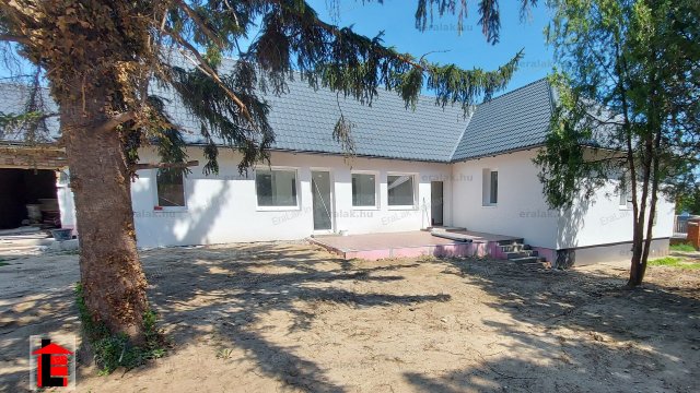 Eladó családi ház, Győrújbaráton 77.7 M Ft, 5 szobás