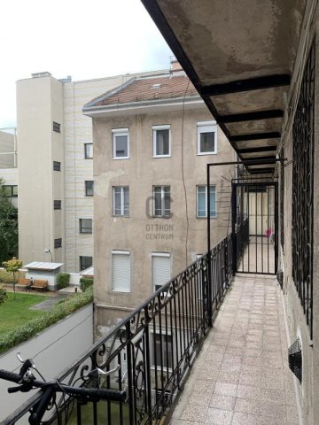 Eladó téglalakás Budapest, VIII. kerület, Józsefváros, 2. emelet