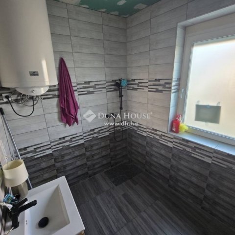 Eladó családi ház, Kecskeméten 42.9 M Ft, 1 szobás