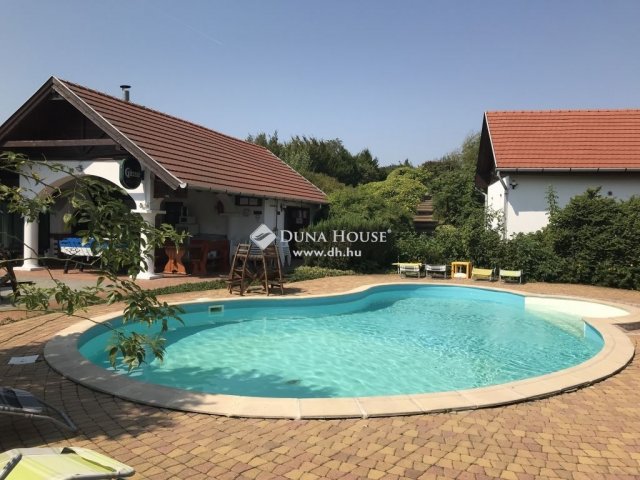 Eladó hotel, Tiszafüreden 359 M Ft, 13 szobás