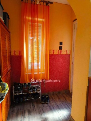 Eladó családi ház, Besenyszögön 19.99 M Ft, 1 szobás