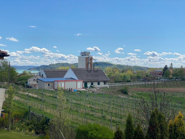 Eladó téglalakás, Balatonfüreden 173.583 M Ft, 3 szobás