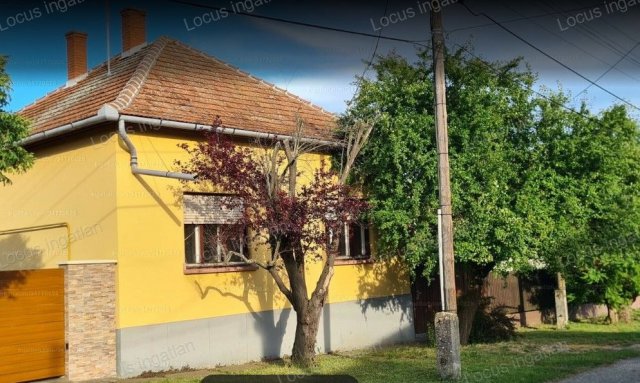 Eladó családi ház, Törökszentmiklóson 28 M Ft, 2 szobás