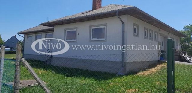 Eladó ipari ingatlan, Veszprémben 79.9 M Ft / költözzbe.hu