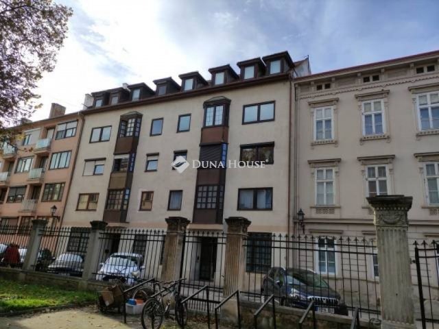 Eladó üzlethelyiség, Sopronban 152.69 M Ft, 1 szobás