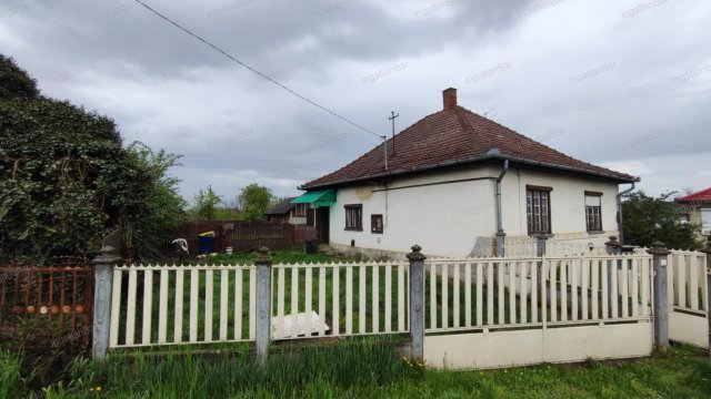 Eladó családi ház, Nagydoboson 8 M Ft, 2 szobás