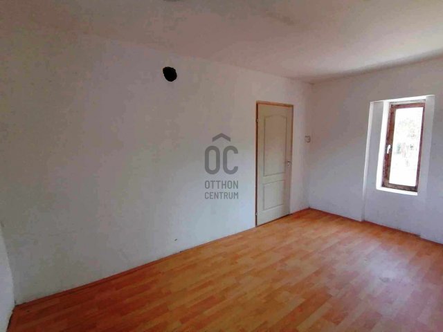 Eladó családi ház, Baksán 9.9 M Ft, 2 szobás