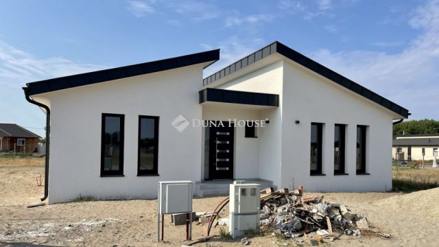 Eladó családi ház, Kecskeméten 51 M Ft, 5 szobás