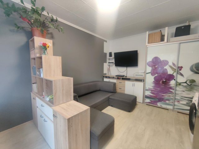 Eladó panellakás, Esztergomban 41.99 M Ft, 2 szobás