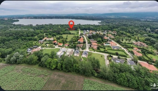 Eladó ikerház, Tatán 73.856 M Ft, 3 szobás