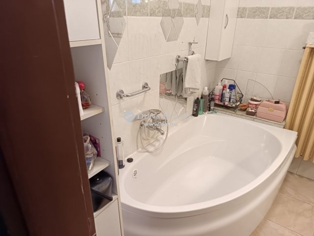 Eladó ikerház, Monoron 65 M Ft, 3 szobás / költözzbe.hu