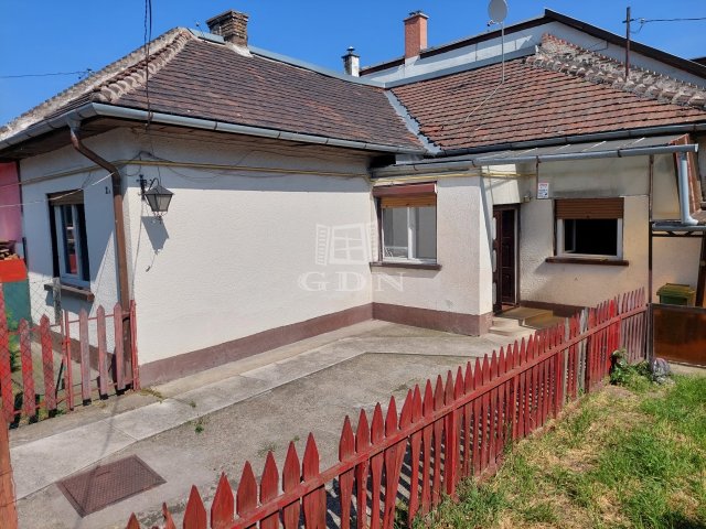Eladó ikerház, Budapesten, XX. kerületben 55 M Ft, 3 szobás