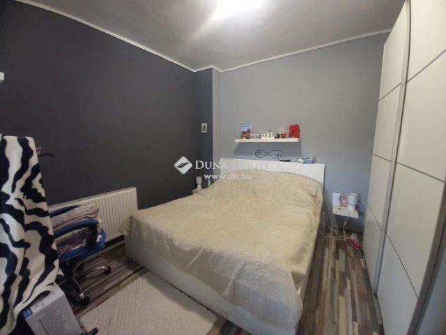 Eladó családi ház, Dunakeszin 99.8 M Ft, 7 szobás