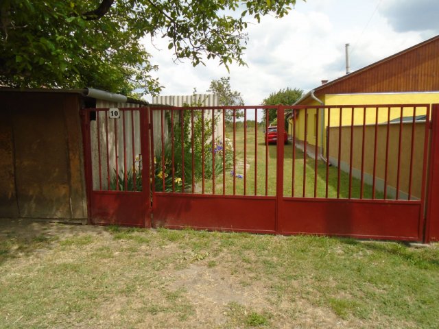 Eladó családi ház, Tiszakécskén 15.9 M Ft, 2 szobás