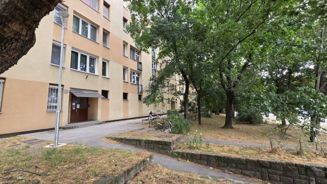 Eladó téglalakás, Tatabányán 37.9 M Ft, 1+2 szobás