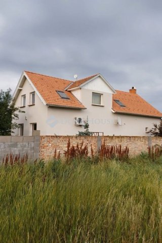 Eladó családi ház, Nagyréven 68.8 M Ft, 4 szobás